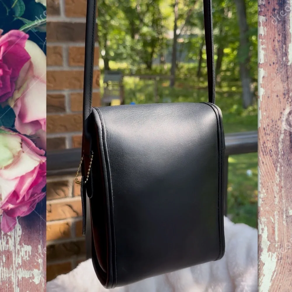 VINTAGE COACH BLACK SCOOTER SIDEPACK CROSSBODY BAG